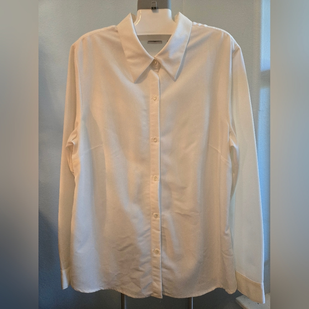 Liz Claiborne Cream Button-Up Blouse